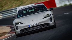 Porsche Taycan Turbo S: il video POV del nuovo record al Nürburgring