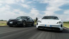 Porsche Panamera vs Taycan: prova video auto elettrica e benzina