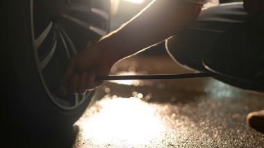 Pressione gomme: almeno una volta al mese