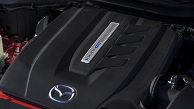 Primo contatto di Mazda CX-60, il 4 cilindri in posizione longitudinale