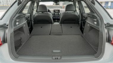 Prova Audi Q2 35 TFSI S tronic S line: il bagagliaio con i sedili abbassati