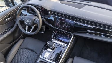 Prova Audi Q7 2024: gli interni sono ricchi di tecnologia