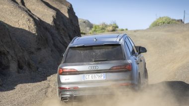 Prova Audi Q7 2024: la dinamica di guida è soddisfacente