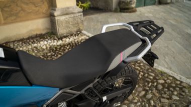 Prova CFMoto 450MT: sella comoda a 820 mm (optional 870 mm) da terra