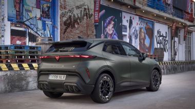 Prova Cupra Raval: design tagliente e di impatto per la compatta iberica a batterie