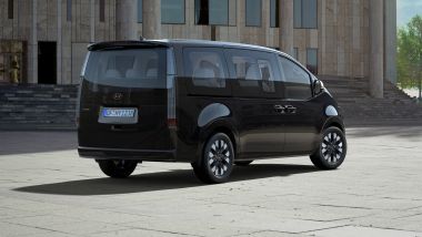 Prova Hyundai Staria: la monovolume coreana ha un design molto audace