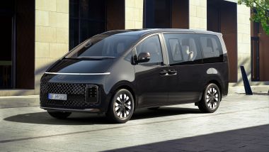 Prova Hyundai Staria: la versione Luxury della prova attacca il listino a 64.000 euro