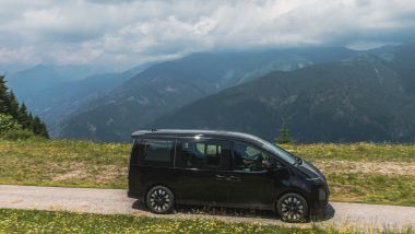 Prova Hyundai Staria: monta un cambio automatico a 6 rapporti e trazione anteriore