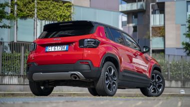 Prova Jeep Avenger e-Hybrid: un B-SUV dallo stile moderno e ben riuscito