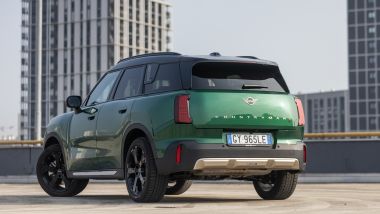 Prova Mini Countryman S All4: il design nuovo e un po' spigoloso del SUV