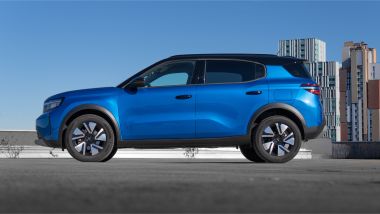 Prova Opel Frontera GS Hybrid: in quasi 4,4 metri un abitacolo fino a sette passeggeri