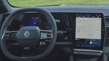 Prova Renault Austral e Symbioz E-Tech: la plancia digitale della Austral