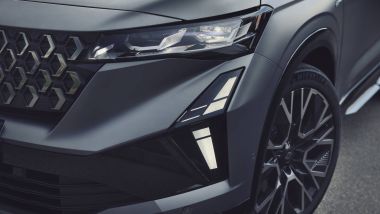 Prova Renault Austral e Symbioz E-Tech: l'inedito frontale del SUV Austral