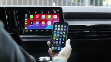 Prova Renault Austral Evolution: Apple CarPlay wireless e Android Auto via cavo