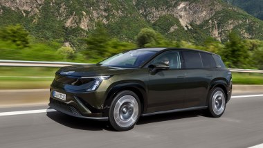 Prova Skoda Peaq: debutta in Italia nelle versioni 60 e 90x rispettivamente con 204 e 300 CV