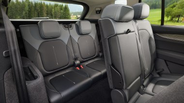 Prova Skoda Peaq: la terza fila di sedili è adatta a una coppia di ragazzi o a viaggi brevi