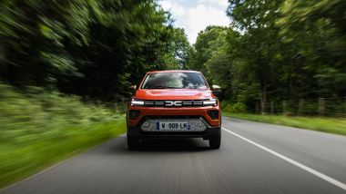 Prova su strada della Dacia Spring 2024