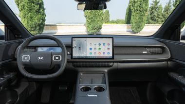 Prova XPeng G6 e G9: gli interni di G6 offrono comfort e qualità costruttiva