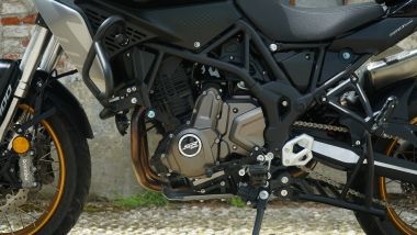 QJ Motor SRT 700 SX: il motore è adatto alla guida in coppia