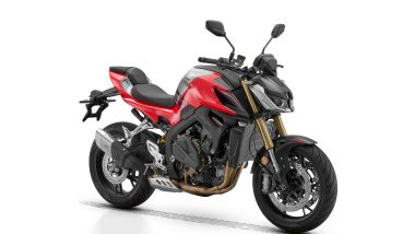 QJ SRK 800 2025, la naked è spinta da un motore 4 cilindri