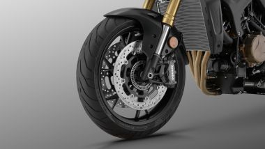 QJ SRK 800 2025: tante firme italiane per la componentistica