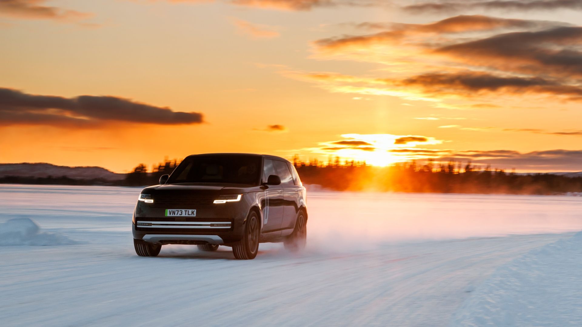 Prime Rover Anteprima Range Rover elettrica: le prime foto ufficiali