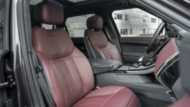 Range Rover Sport P510E PHEV 2023, i sedili anteriori