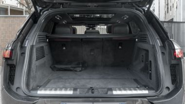 Range Rover Sport P510E PHEV 2023, il bagagliaio