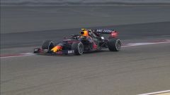 La Red Bull di Perez si sbriciola in rettilineo - VIDEO