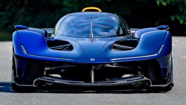 Red Bull RB17: 50 esemplari con motore V10 Cosworth da 1.000 CV