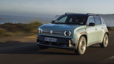 Renault 4 E-Tech Electric: scatta rapida e allunga con buona vivacit&agrave;