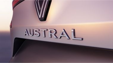Renault Austral: il logo posteriore