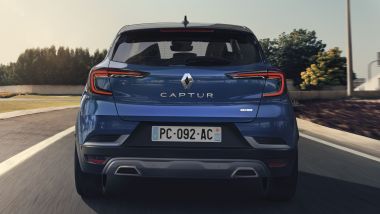 Renault Captur, arriva ibrido e R.S. Line: visuale posteriore