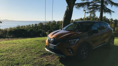 Renault Captur E-Tech Plug-in Hybrid: la sosta sul lago di Bolsena