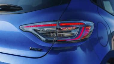Renault Clio Esprit Alpine E-Tech, dettaglio delle luci posteriori