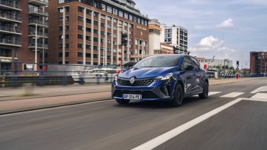 Renault Clio Esprit Alpine E-Tech, in città con l'ibrido si va alla grande e si consuma poco