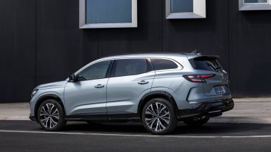 Renault Espace 2025 vista di lato