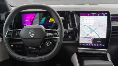 Renault Espace E-Tech 200 Iconic: quadro strumenti da 12,3'' e touchscreen da 12''