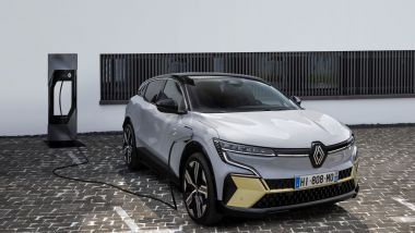 Renault Mégane E-Tech Electric, produzione sospesa