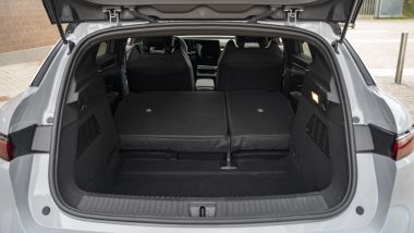 Renault Mégane E-Tech EV60: il vano bagagli è capiente e non ci sono i cavi elettrici sparsi