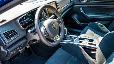 Renault Mégane E-Tech plug-in hybrid, gli interni