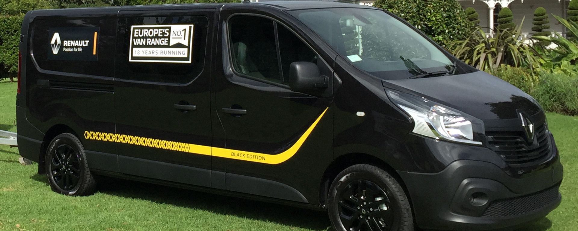 Renault Trafic Black Edition scheda tecnica e dettagli MotorBox