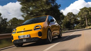 Renault Twingo E-Tech Electric: compatta e svelta, &egrave; una cittadina tuttofare