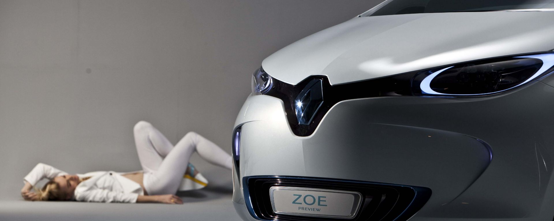 Concept Car Renault Zoe Preview 24 Nuove Immagini Lifestyle In Hd Motorbox