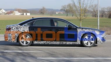 Restyling Audi A8 2021: visuale laterale