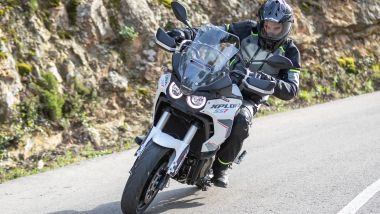 Rieju Xplora 557 2025 su strada