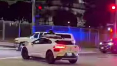 Robotaxi Waimo: il veicolo a guida autonoma invade la scena di un crimine in America