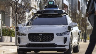 Robotaxi Waymo: richiamo per aggiornamenti e verifiche su circa 3.800 veicoli