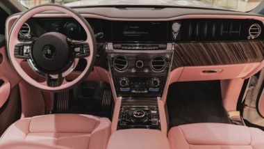 Rolls-Royce Cullinan Braman Pink: il SUV di lusso con sfumature rosa per un cliente di Miami