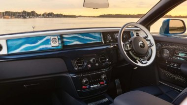 Rolls-Royce Phantom Regatta: l'abitacolo rifinito con cura artigianale e finiture customizzate